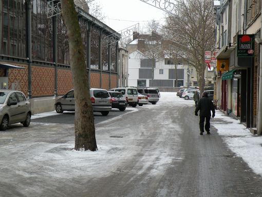  sol gelé à proximité du marché couvert